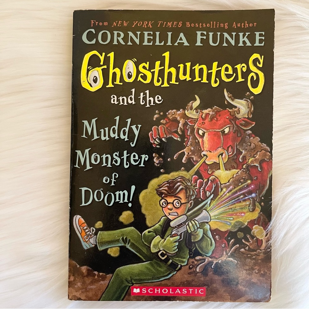 Ghosthunters and the Muddy Monster Of Doom! Kids Chapter Book - Scholastic - SC